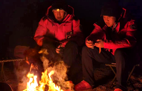 没想到，我们会在塔克拉玛干沙漠跨了一个年